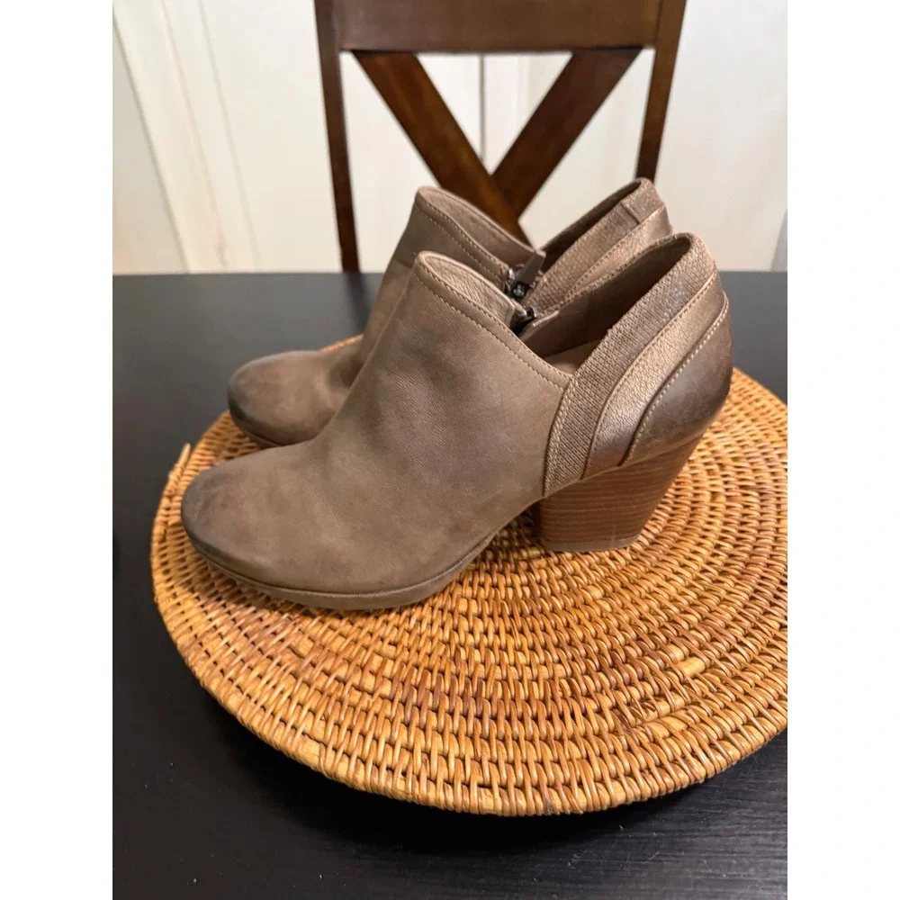 Dansko Women Taupe Leather Metallic Bronze Zip Ankle Bootie Shootie 41 3511